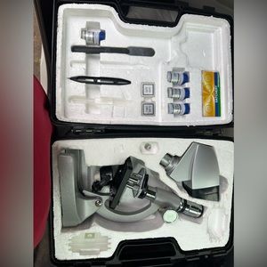 Microscope with all accessories included